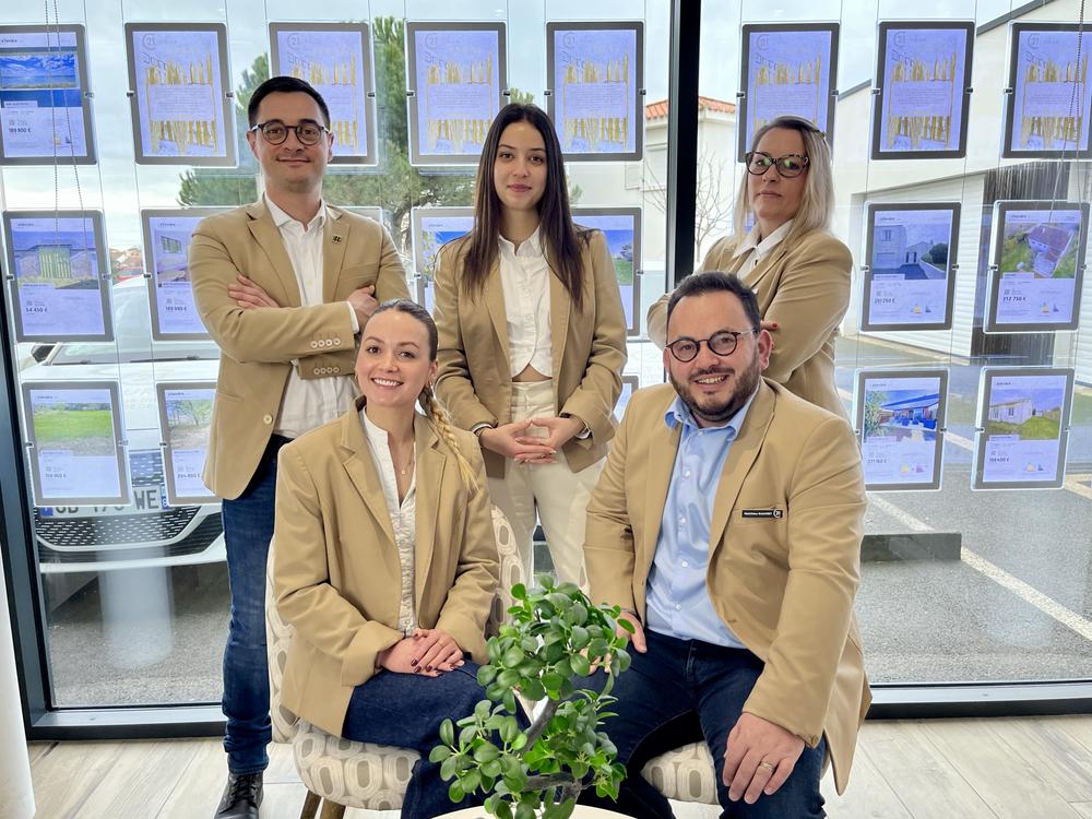 l'équipe de l'agence Bleu Marine