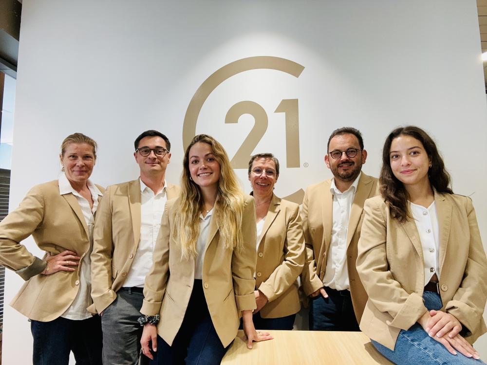 l'équipe de l'agence Bleu Marine