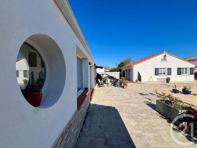 maison à vendre - 7 pièces - 170.42 m2 - LE FENOUILLER - 85 - PAYS-DE-LOIRE - Century 21 Bleu Marine