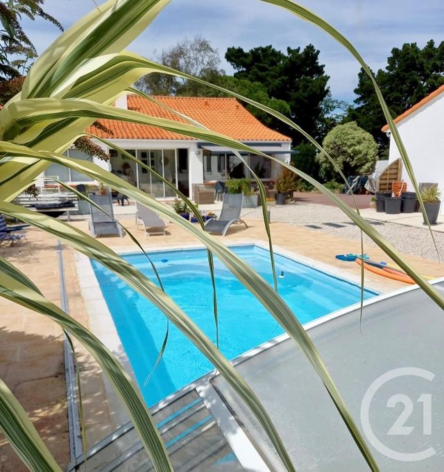 maison à vendre - 7 pièces - 170.42 m2 - LE FENOUILLER - 85 - PAYS-DE-LOIRE - Century 21 Bleu Marine