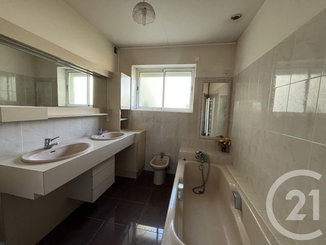 maison à vendre - 5 pièces - 128.35 m2 - ST HILAIRE DE RIEZ - 85 - PAYS-DE-LOIRE - Century 21 Bleu Marine