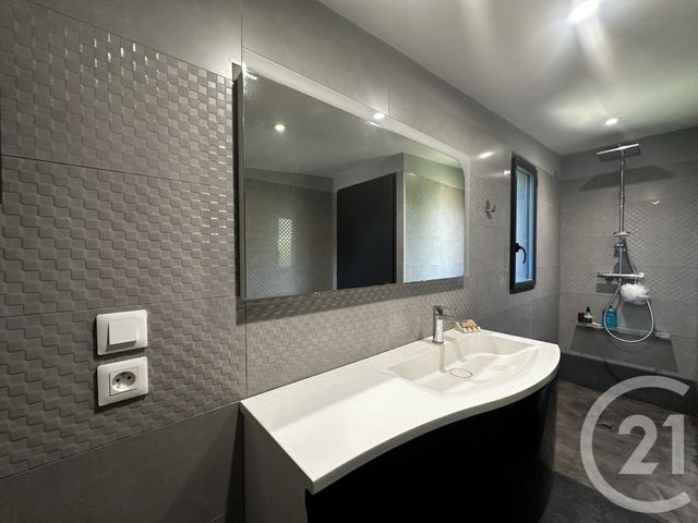 maison à vendre - 8 pièces - 281.2 m2 - ST HILAIRE DE RIEZ - 85 - PAYS-DE-LOIRE - Century 21 Bleu Marine