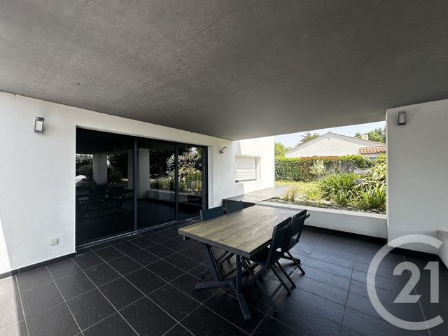 maison à vendre - 8 pièces - 281.2 m2 - ST HILAIRE DE RIEZ - 85 - PAYS-DE-LOIRE - Century 21 Bleu Marine
