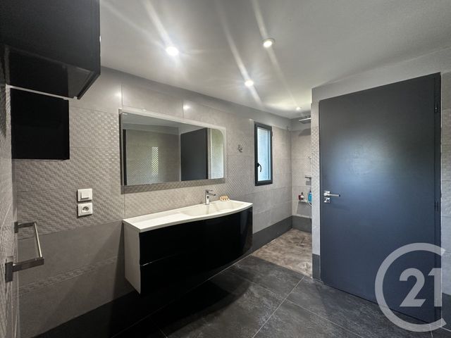 maison à vendre - 8 pièces - 281.2 m2 - ST HILAIRE DE RIEZ - 85 - PAYS-DE-LOIRE - Century 21 Bleu Marine