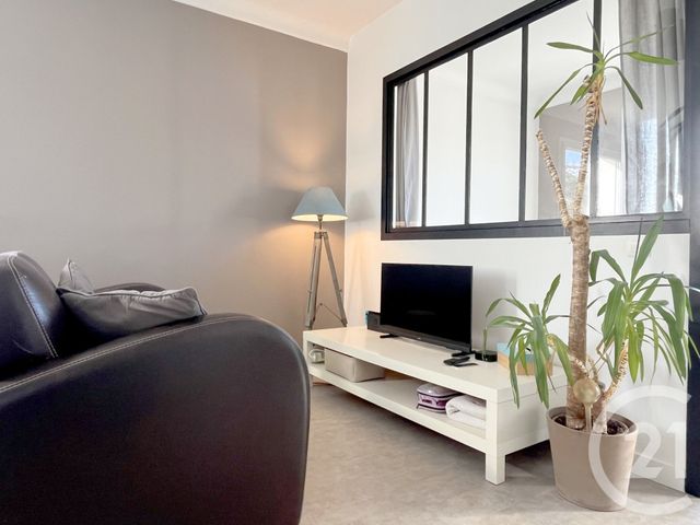 Appartement T3 à vendre - 3 pièces - 47.96 m2 - ST GILLES CROIX DE VIE - 85 - PAYS-DE-LOIRE - Century 21 Bleu Marine