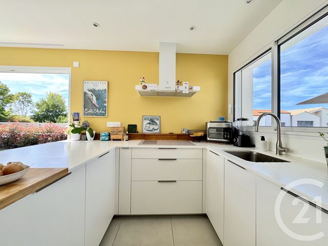 maison à vendre - 4 pièces - 105.47 m2 - L AIGUILLON SUR VIE - 85 - PAYS-DE-LOIRE - Century 21 Bleu Marine