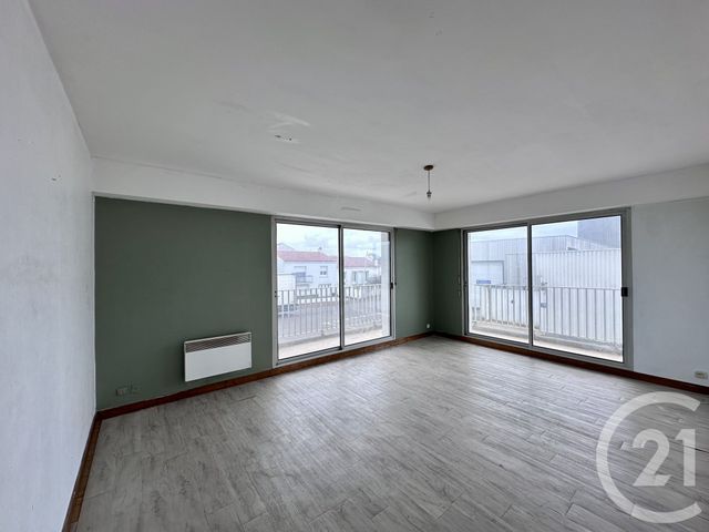 Appartement T2 à vendre - 2 pièces - 51.6 m2 - ST GILLES CROIX DE VIE - 85 - PAYS-DE-LOIRE - Century 21 Bleu Marine