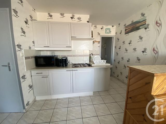 Afficher la photo en grand Appartement T3 à vendre - 3 pièces - 51.83 m2 - ST HILAIRE DE RIEZ - 85 - PAYS-DE-LOIRE - Century 21 Bleu Marine