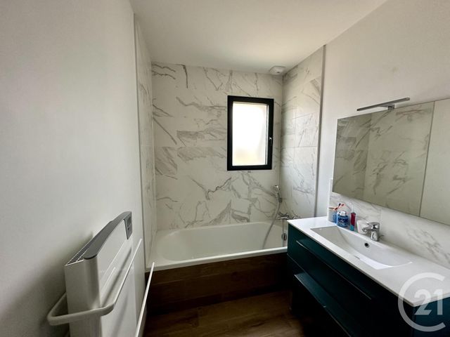 maison à vendre - 5 pièces - 133.8 m2 - LE FENOUILLER - 85 - PAYS-DE-LOIRE - Century 21 Bleu Marine