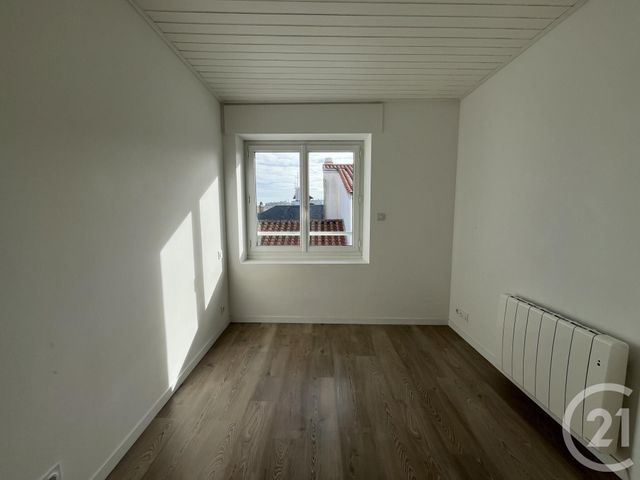 Appartement F3 à vendre - 3 pièces - 53.8 m2 - ST GILLES CROIX DE VIE - 85 - PAYS-DE-LOIRE - Century 21 Bleu Marine