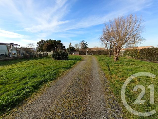 Afficher la photo en grand terrain à vendre - 400.0 m2 - LE FENOUILLER - 85 - PAYS-DE-LOIRE - Century 21 Bleu Marine