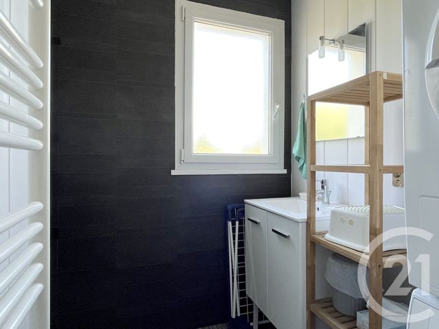 Appartement T3 à vendre - 3 pièces - 47.96 m2 - ST GILLES CROIX DE VIE - 85 - PAYS-DE-LOIRE - Century 21 Bleu Marine