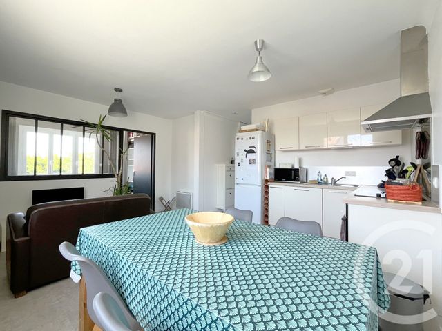 Appartement T3 à vendre - 3 pièces - 47.96 m2 - ST GILLES CROIX DE VIE - 85 - PAYS-DE-LOIRE - Century 21 Bleu Marine