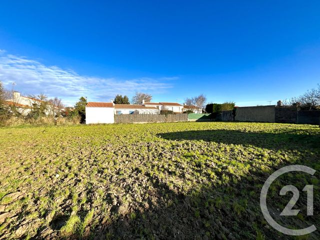 Afficher la photo en grand terrain à vendre - 814.0 m2 - ST GILLES CROIX DE VIE - 85 - PAYS-DE-LOIRE - Century 21 Bleu Marine
